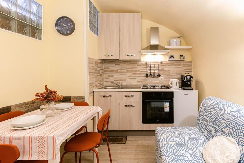 La Chicca Appartamento Intero Nei Quartieri Spagnoli Neapel Exterior foto