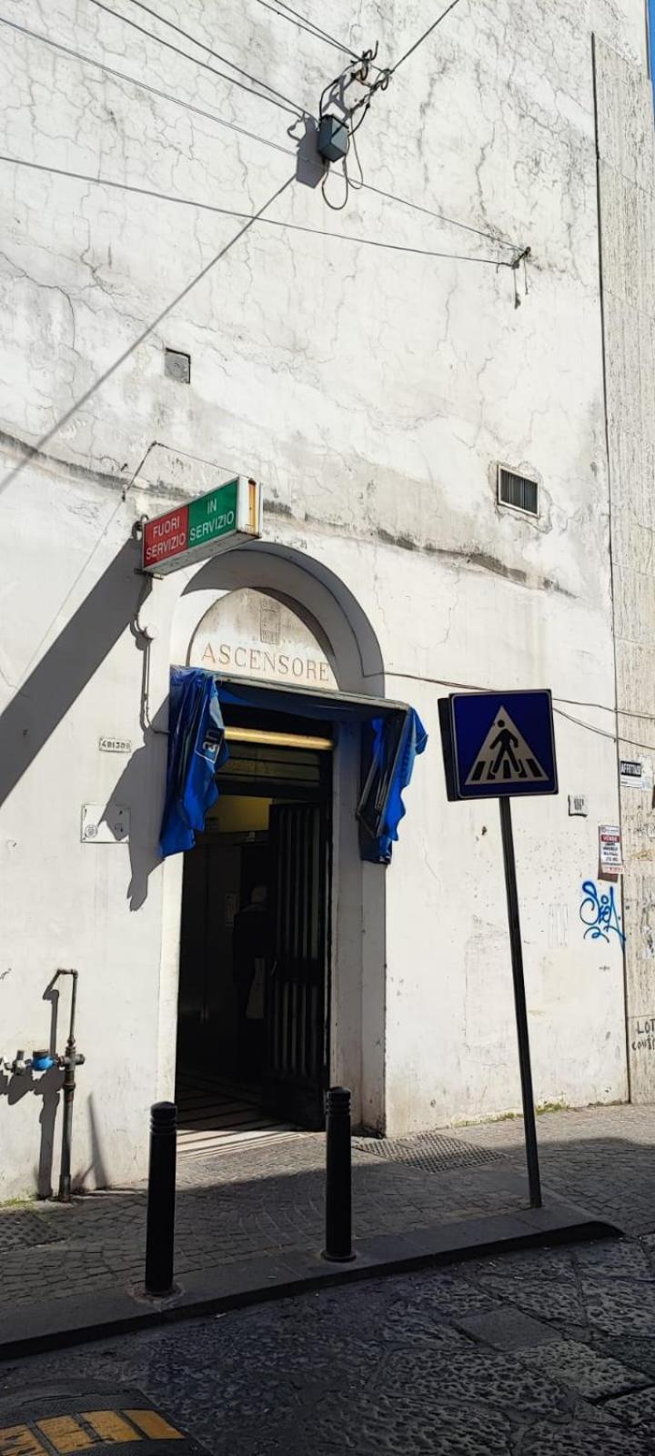 La Chicca Appartamento Intero Nei Quartieri Spagnoli Neapel Exterior foto